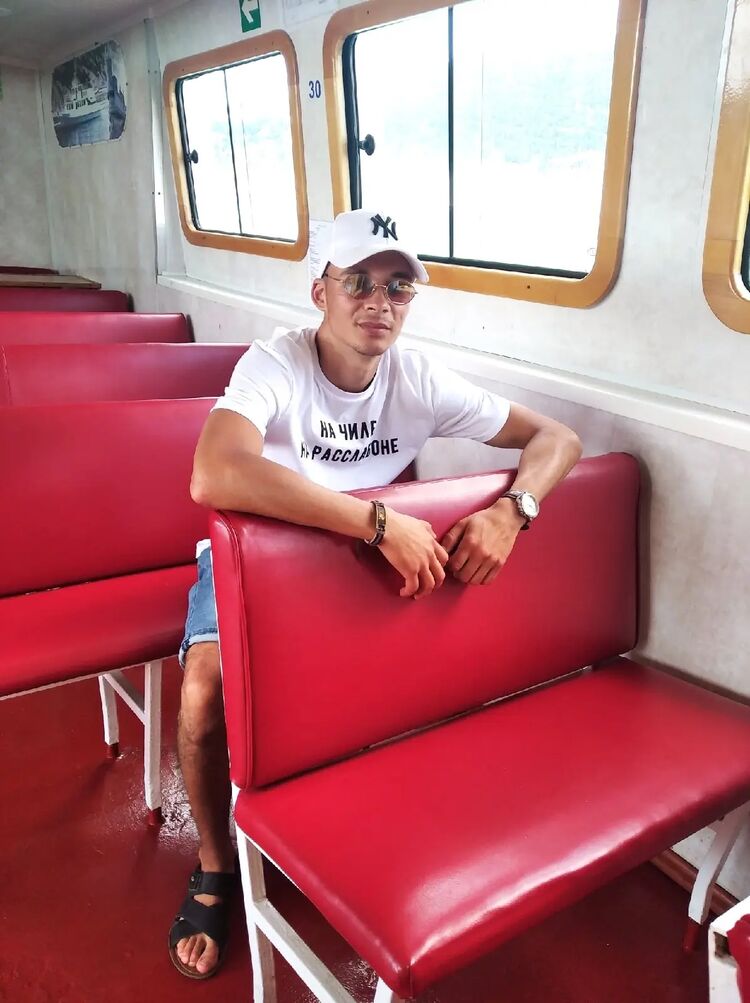  52630149  Vladislav, 29 ,    