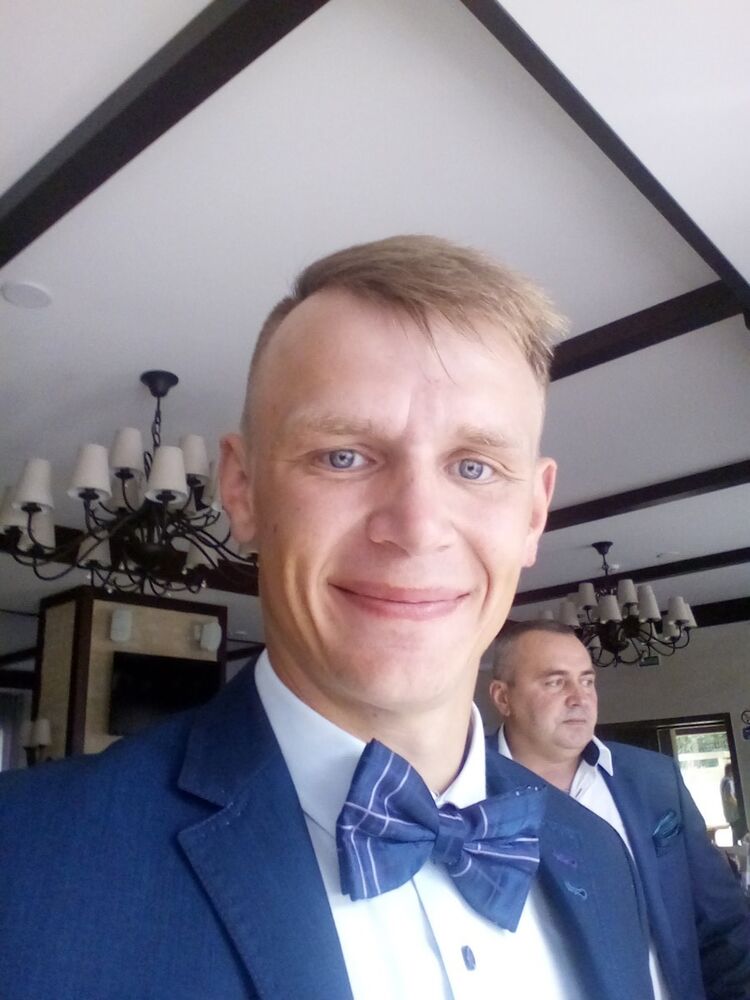  7793099  , 37 ,    -