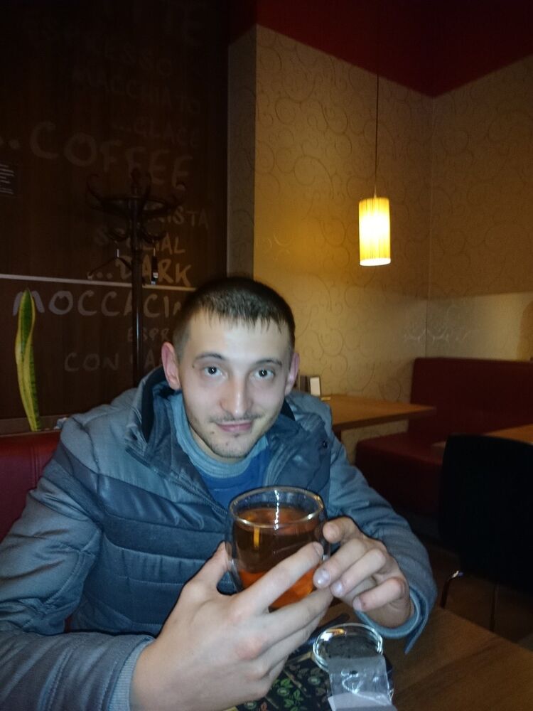  ,   Valentin, 37 ,   
