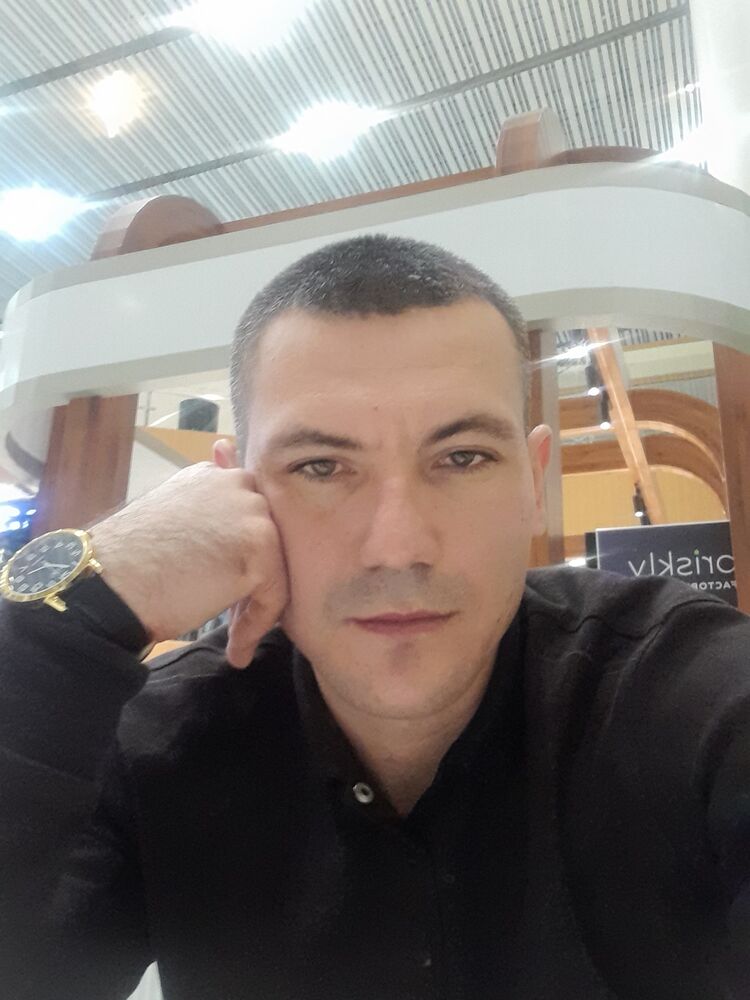  ,   Lawyer, 35 ,   ,   