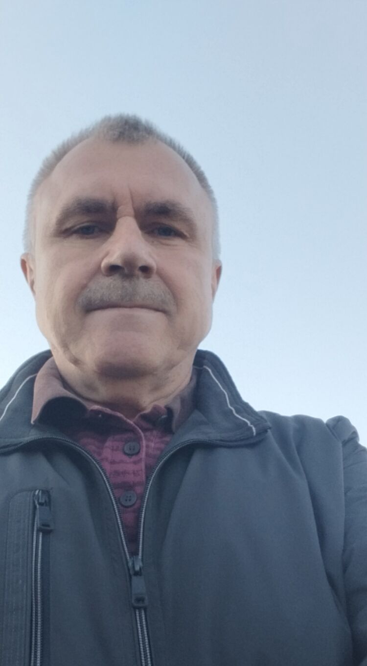  52466899  Sergey, 65 ,    