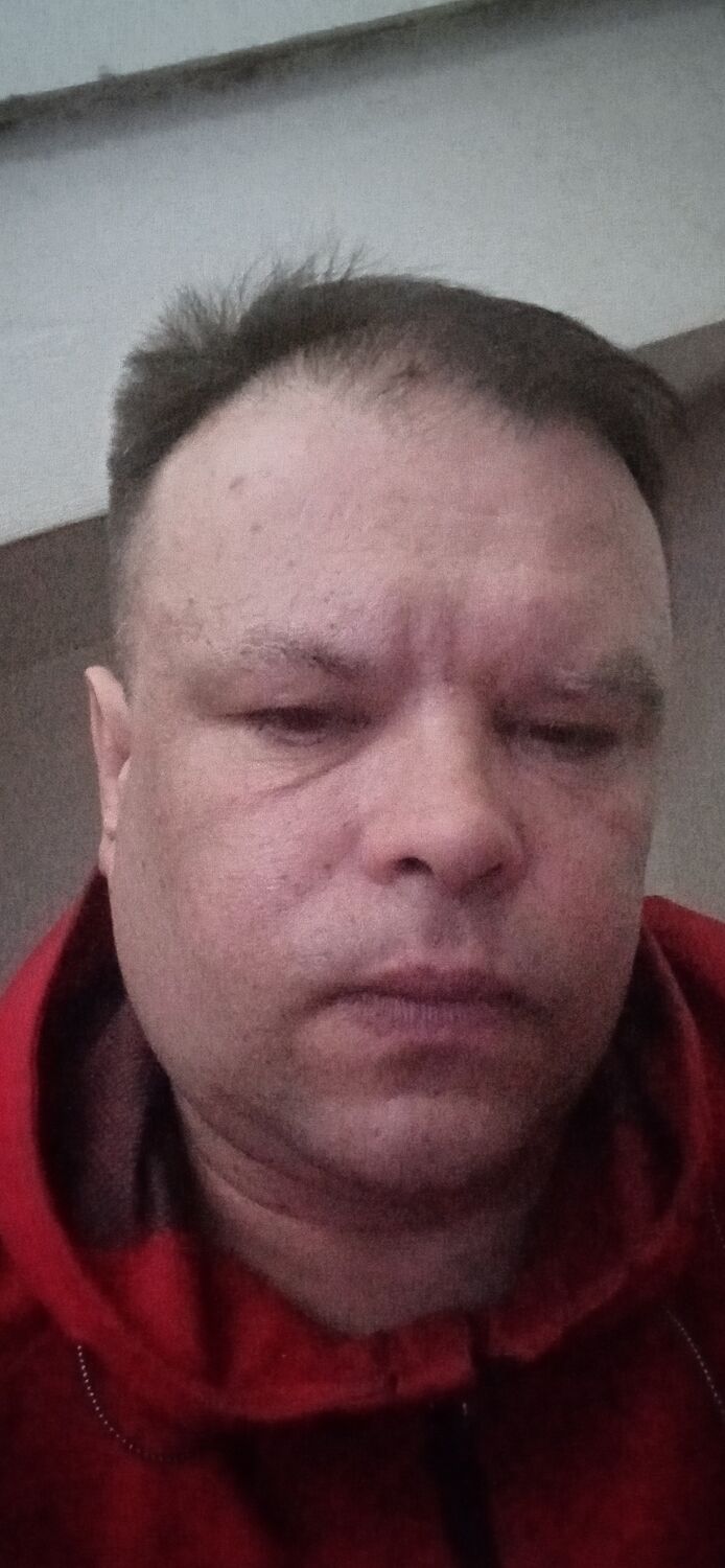  ,   Artur, 44 ,   