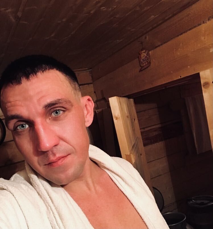  33719529  Artem, 35 ,    