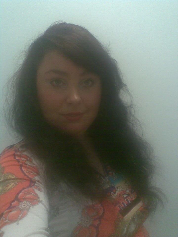  5716309  Elena, 35 ,    