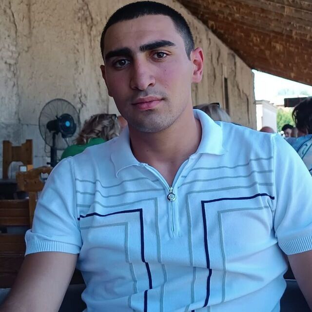  ,   Erik, 22 ,  