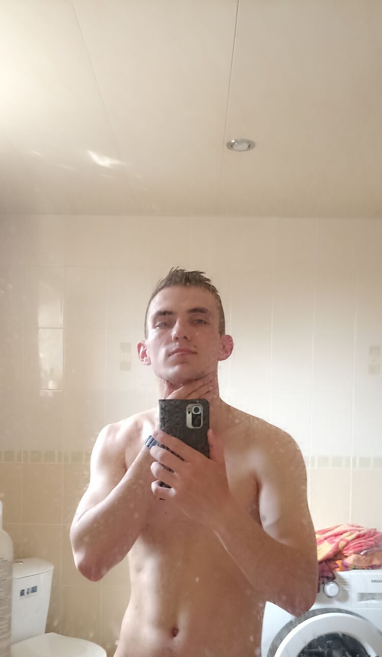  39001899  Vlad, 26 ,    