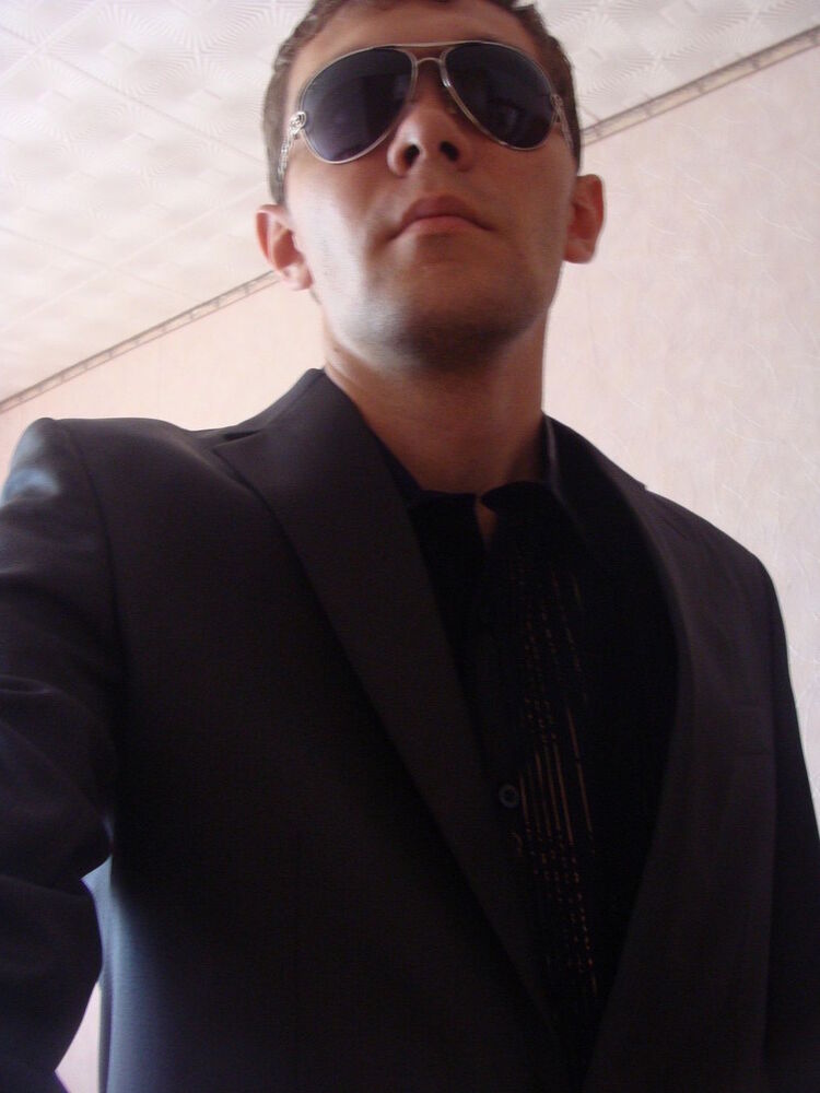  14312049  Roman, 33 ,    