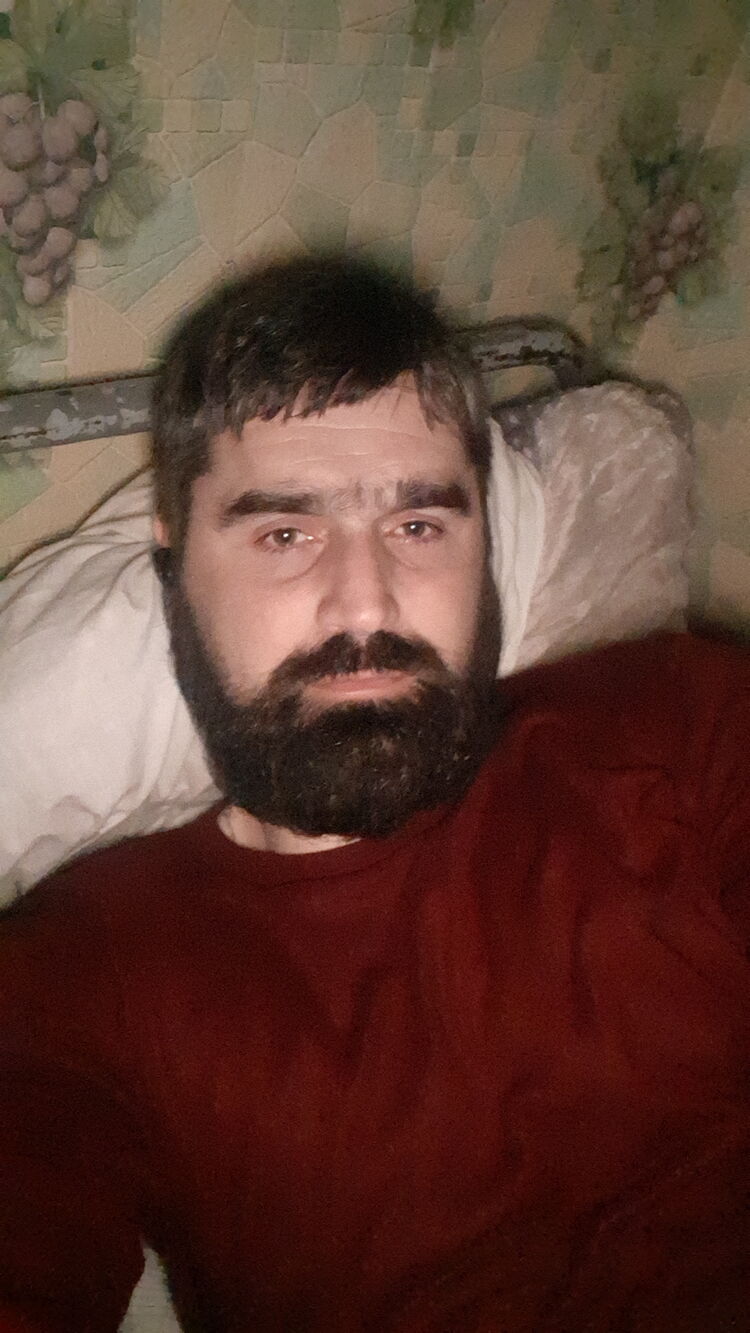  33528649  Maga, 34 ,    