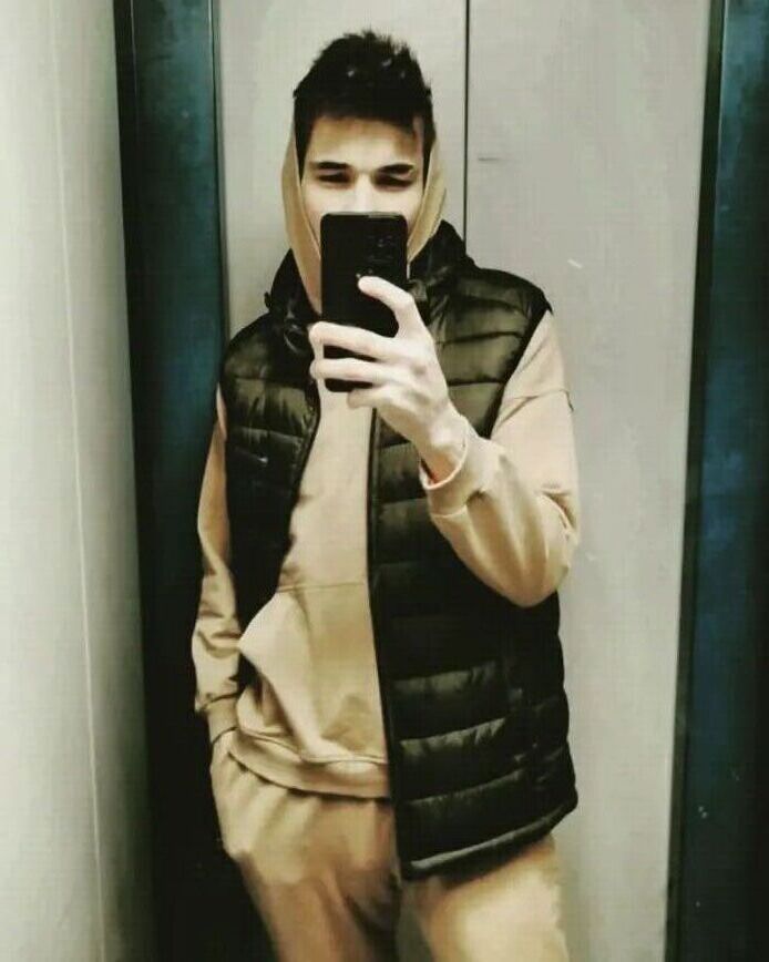  35703419  Damir, 23 ,    