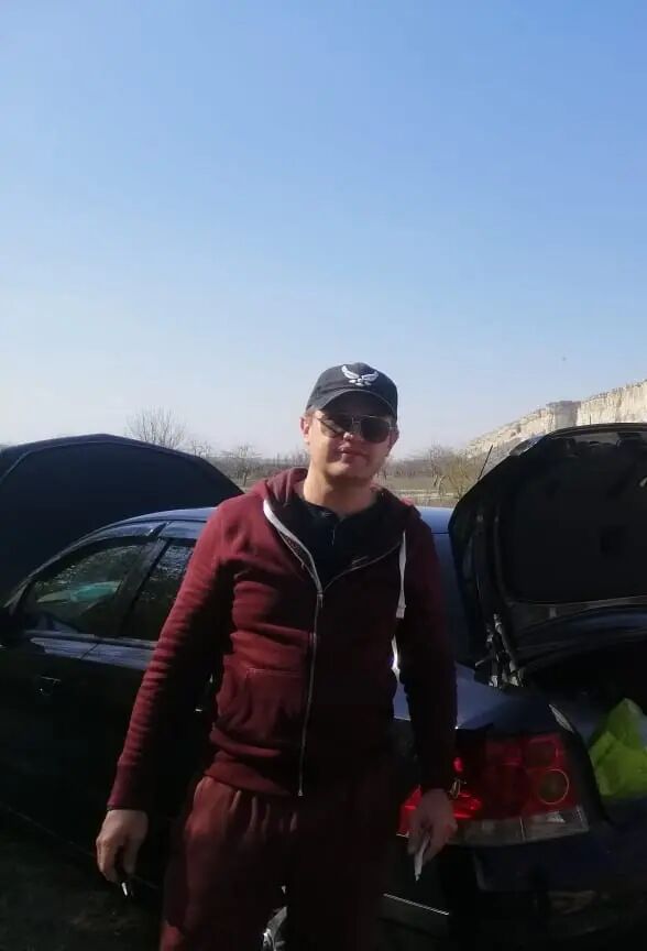  33377089  Alex, 46 ,    