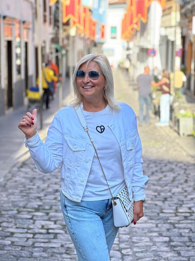  Santa Cruz de Tenerife,   Olena, 57 ,   c 