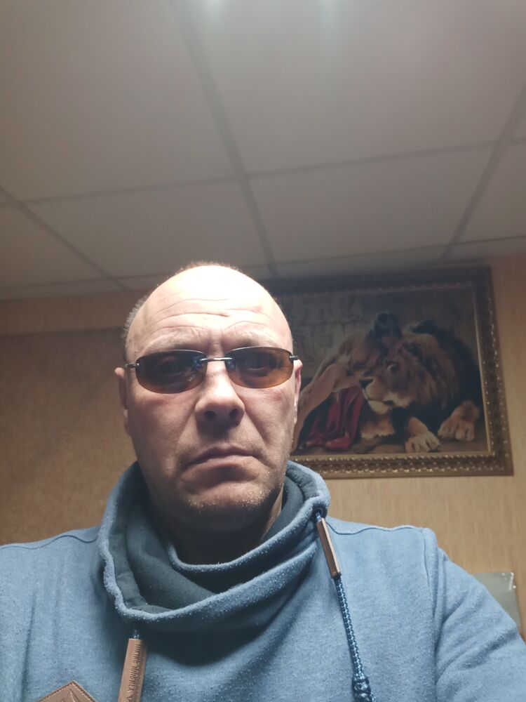  25533939  Mikhail, 44 ,    