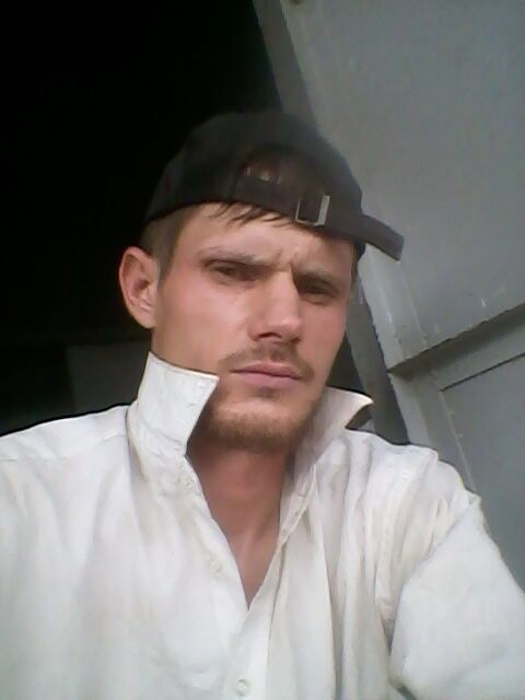  24114159  Denis, 33 ,    
