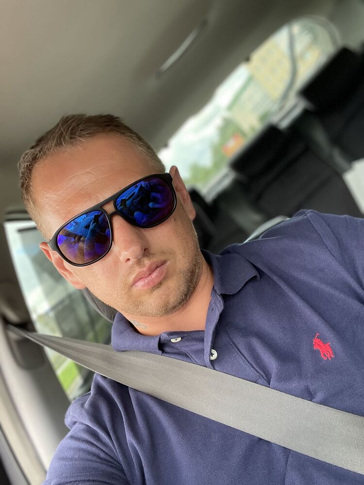  ,   Alex, 40 ,   ,   , 