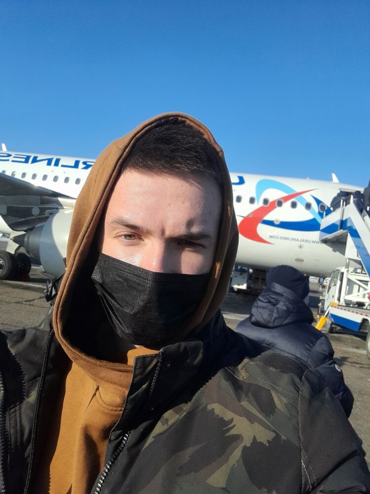  30722409  Vladislav, 28 ,    