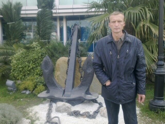  ,   Petr, 54 ,  