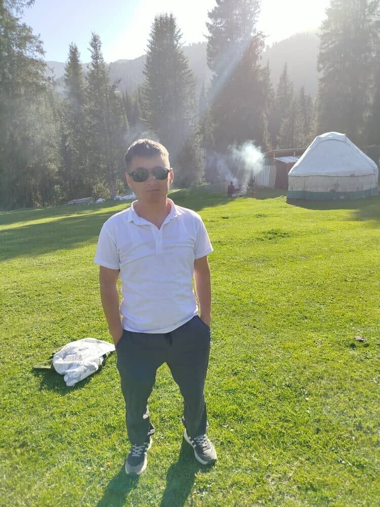  53226169  Uson, 39 ,    