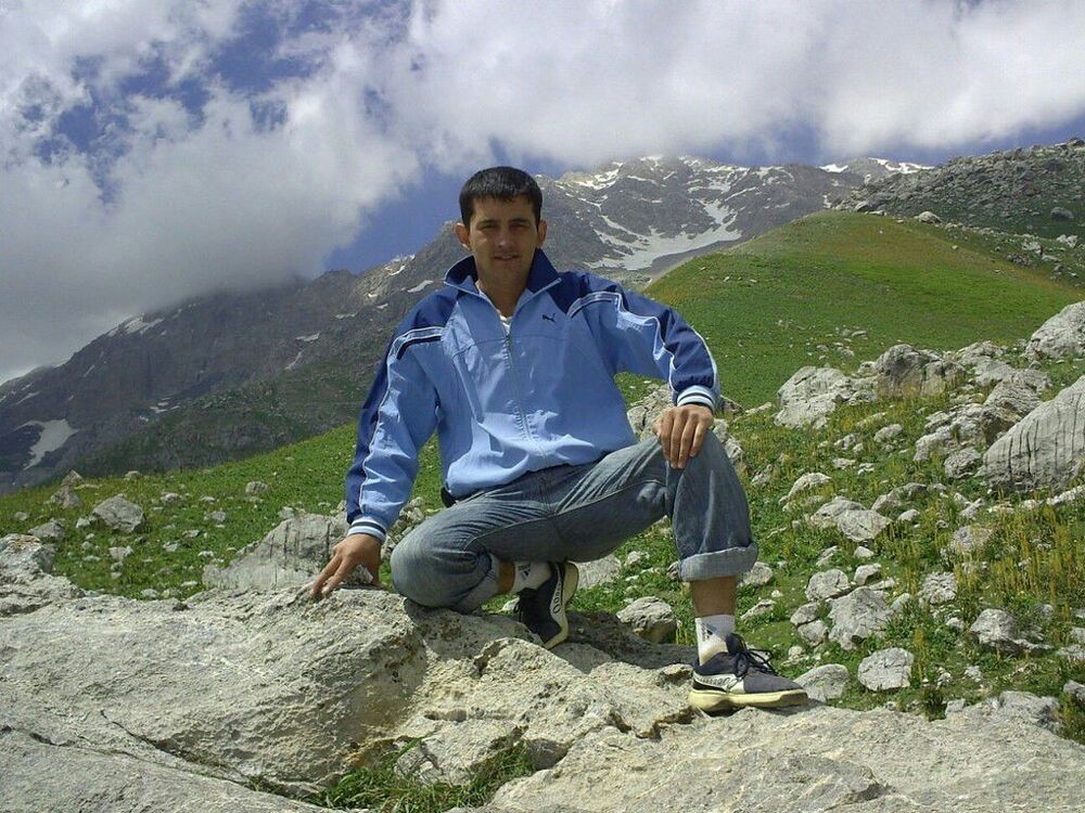  10519589  Azizbek, 43 ,    