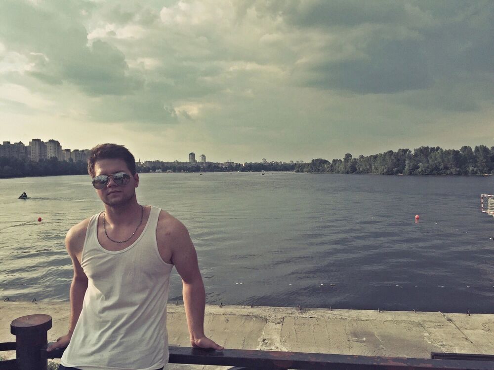  38429389  Bogdan, 29 ,    Mossingen