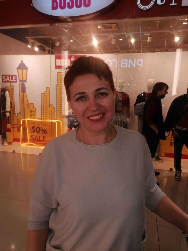  25099159  Evgenia, 49 ,    