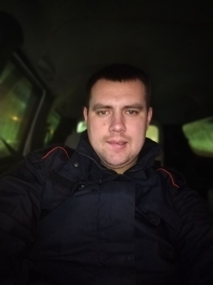  48952779  Vlad, 28 ,    