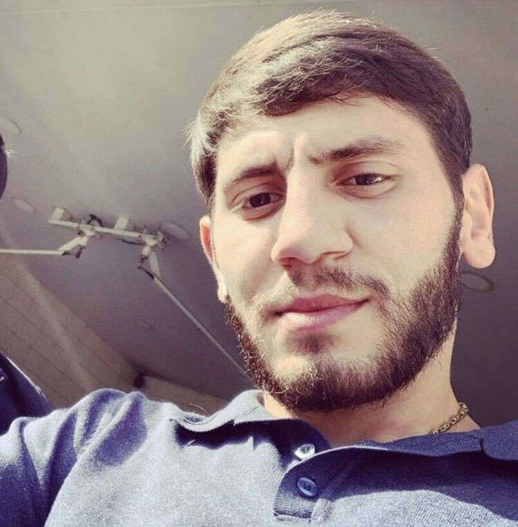  29353729  Eduard, 30 ,    