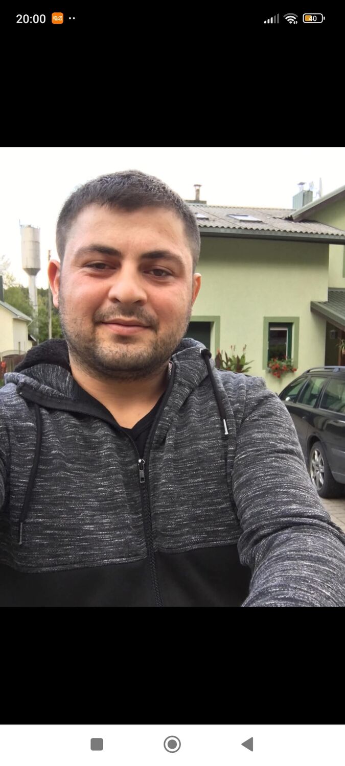  52580449  Giorgi, 32 ,    