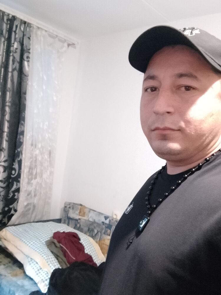  46154099  Azizbek, 37 ,    