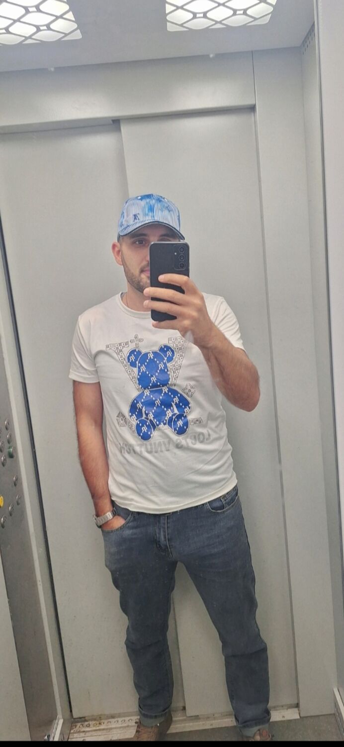  ,   Arsen, 33 ,   ,   