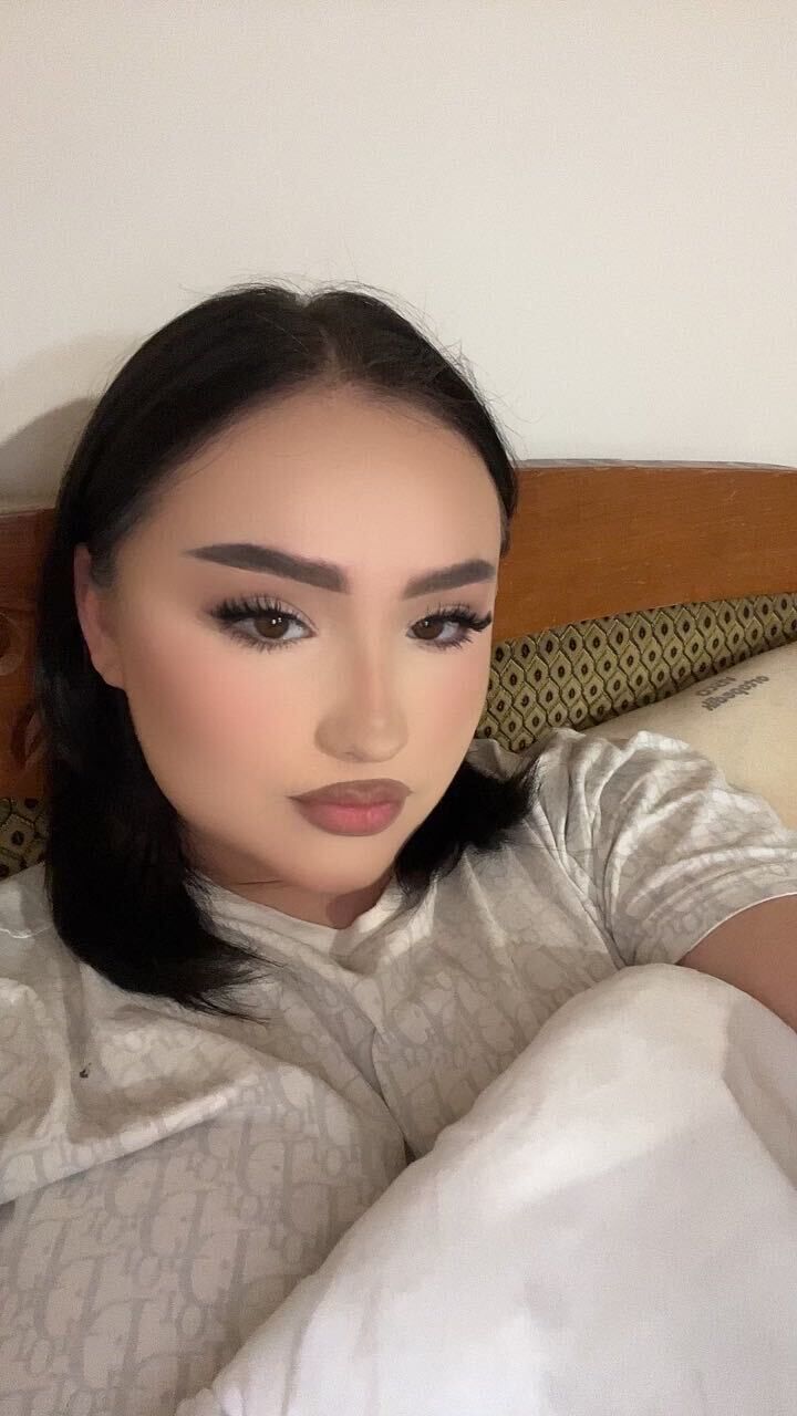  51824979  Dilara, 18 ,    