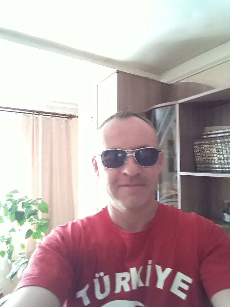  16119729  Aleksandr, 52 ,    