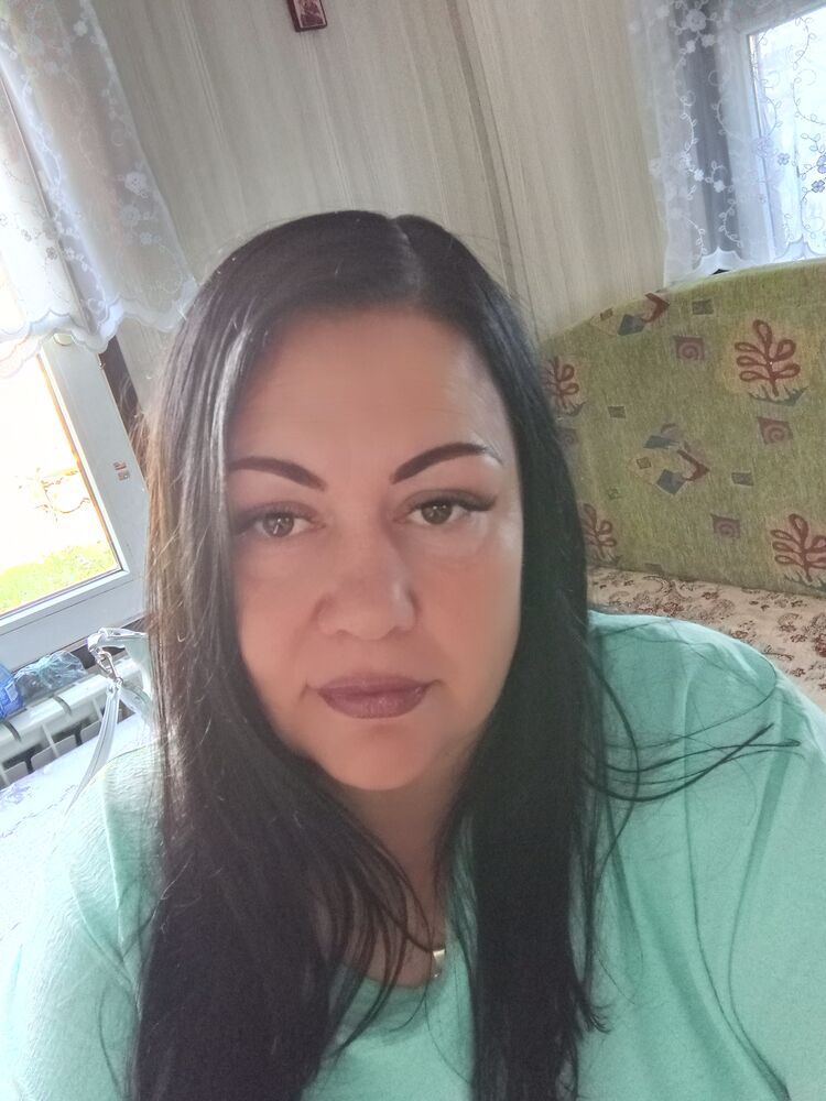  52485229  Elena, 51 ,    