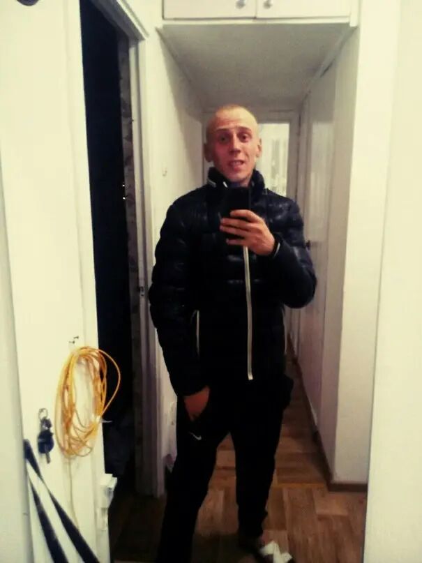  25222109  Denis, 33 ,    
