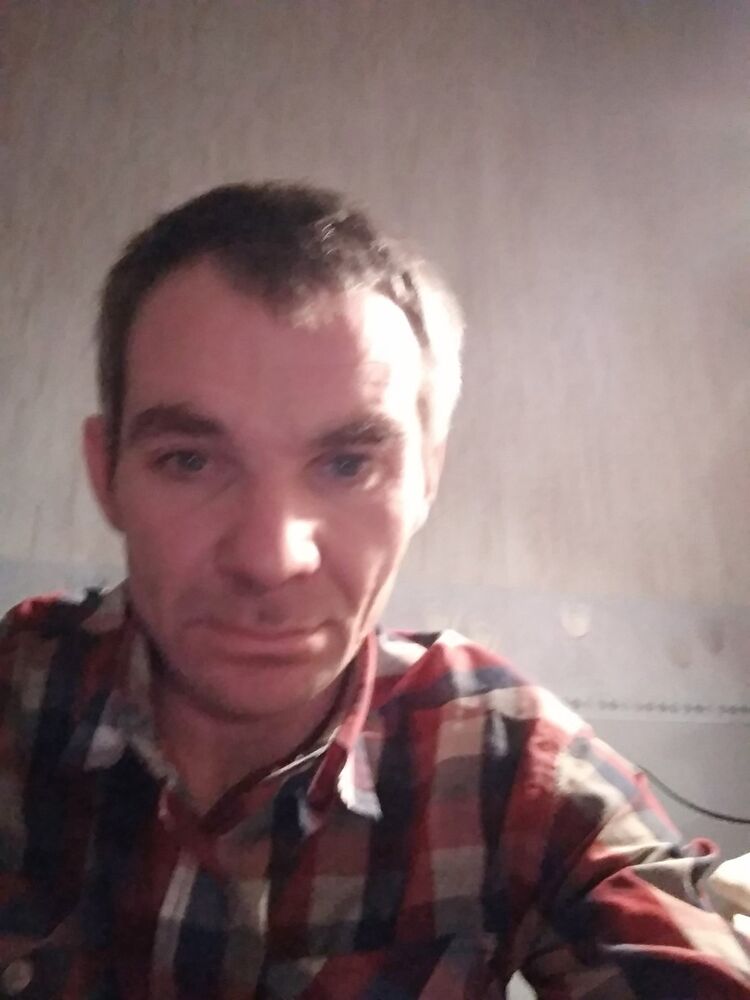  14883139  Robert, 48 ,    