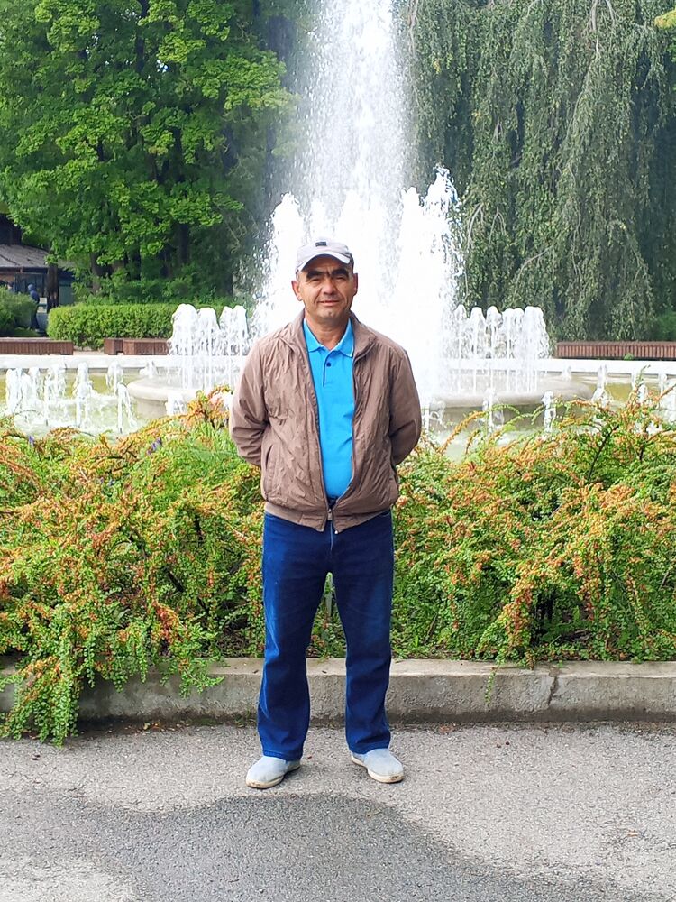  53279319  Alisher, 49 ,    