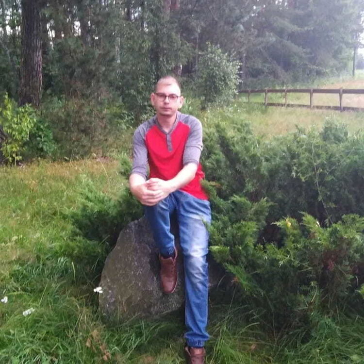  ,   Mikola, 32 ,   ,   , c 