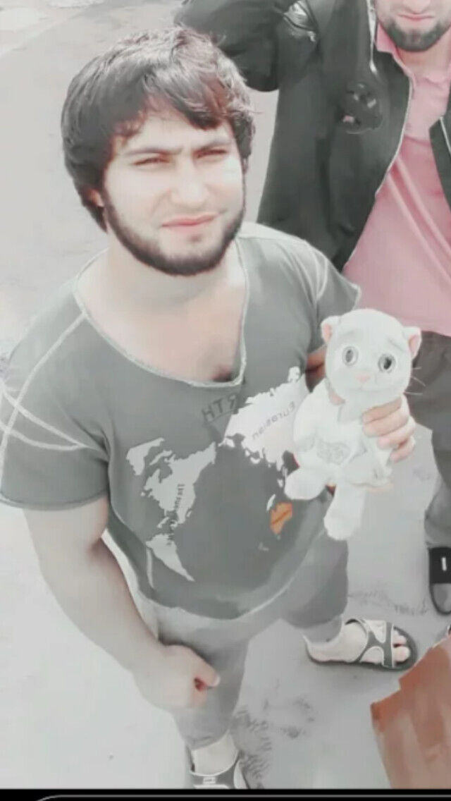  ,   ALi, 32 ,   