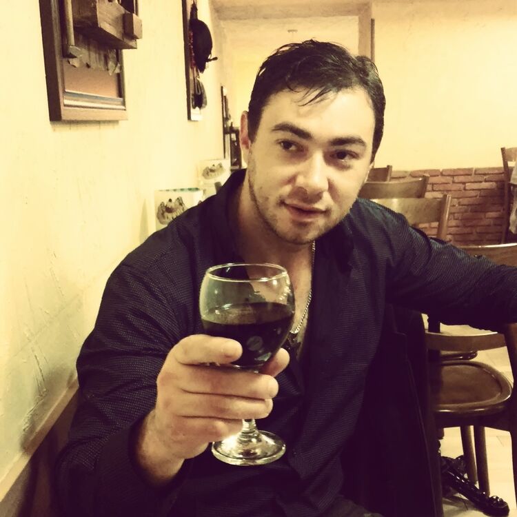  10706409  Vato, 44 ,    