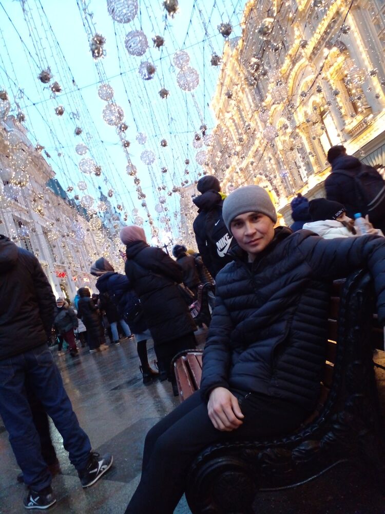  ,   Leonid, 28 ,   ,   