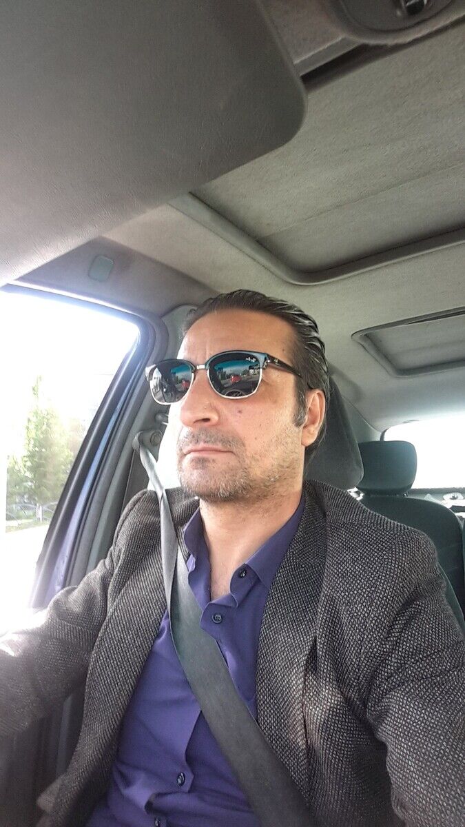  22542449  Fikret, 47 ,    