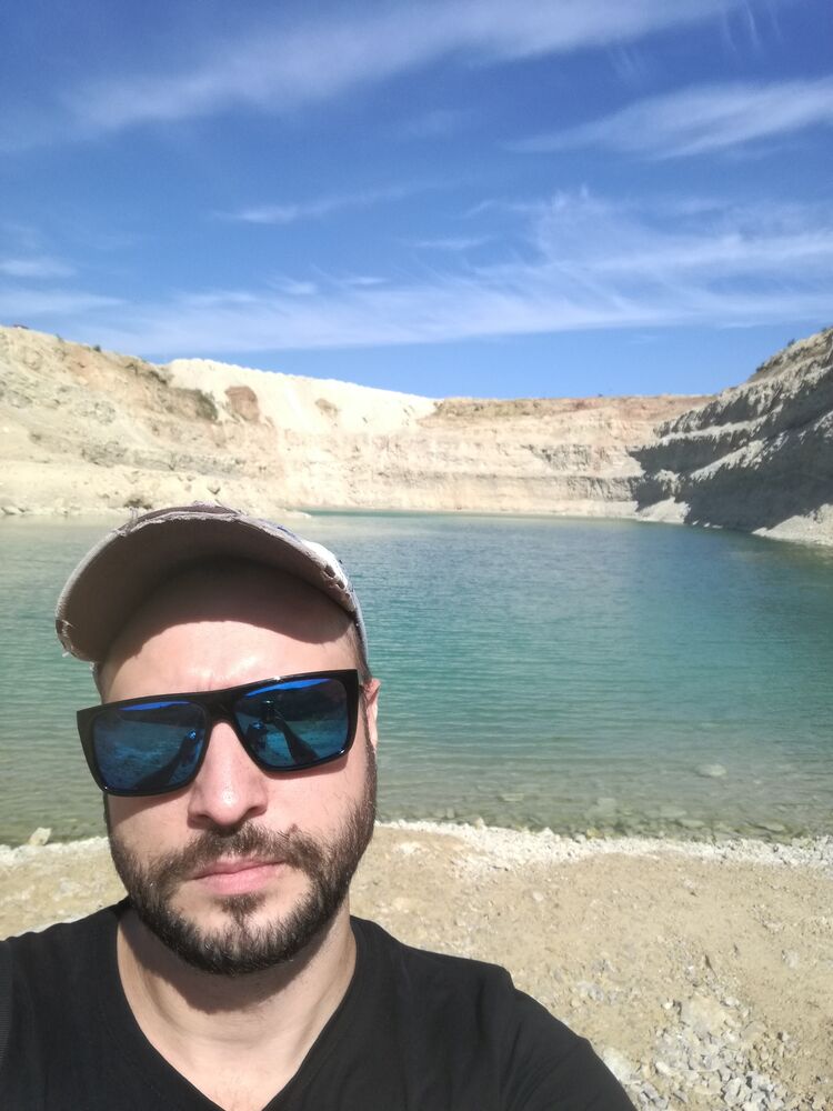  29435929  Artyom, 36 ,    