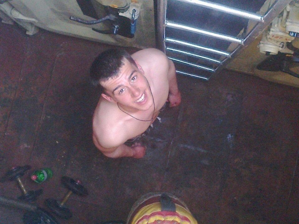  9438609  , 32 ,    