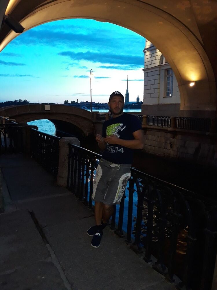  -,   Artem, 37 ,   ,   , c 