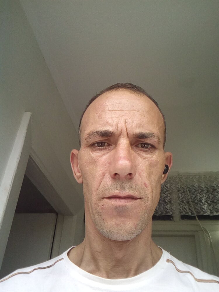  ,   Victor, 44 ,   ,   
