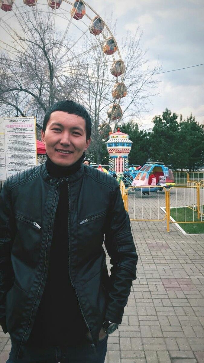 16122229  Ahmetov, 32 ,    