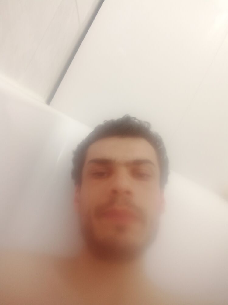  42547989  Robert, 28 ,    