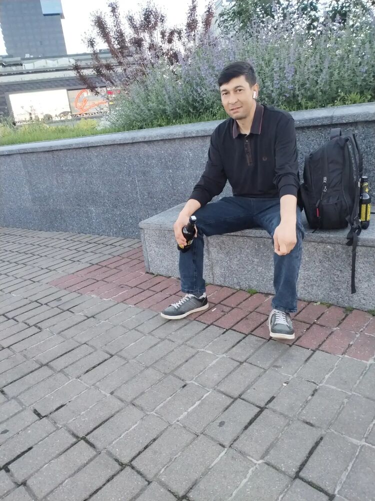  52242849  Arslan, 33 ,    