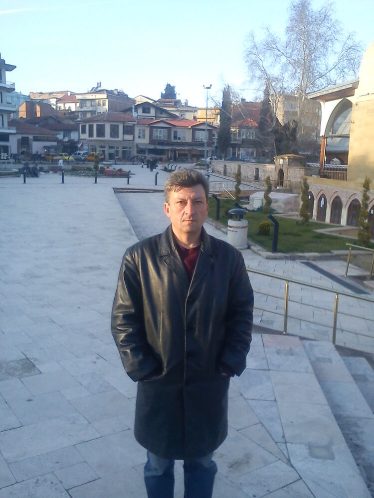  10027299  Emil, 56 ,    