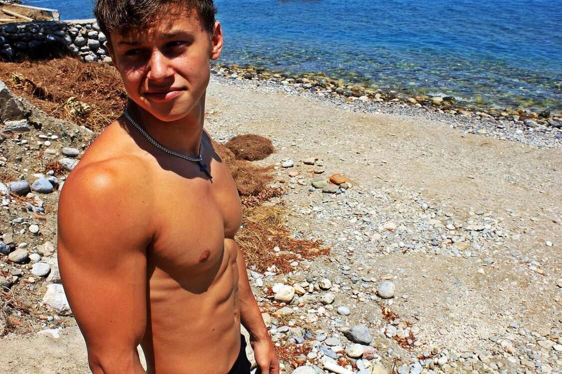  7799089  , 32 ,    -