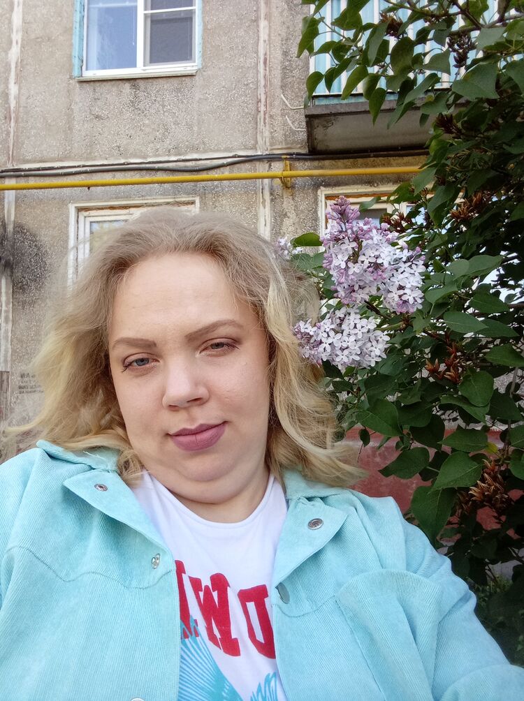  ,   Maria, 27 ,   ,   